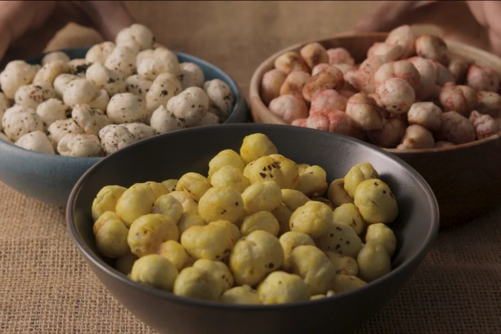 Air-fried hing makhana